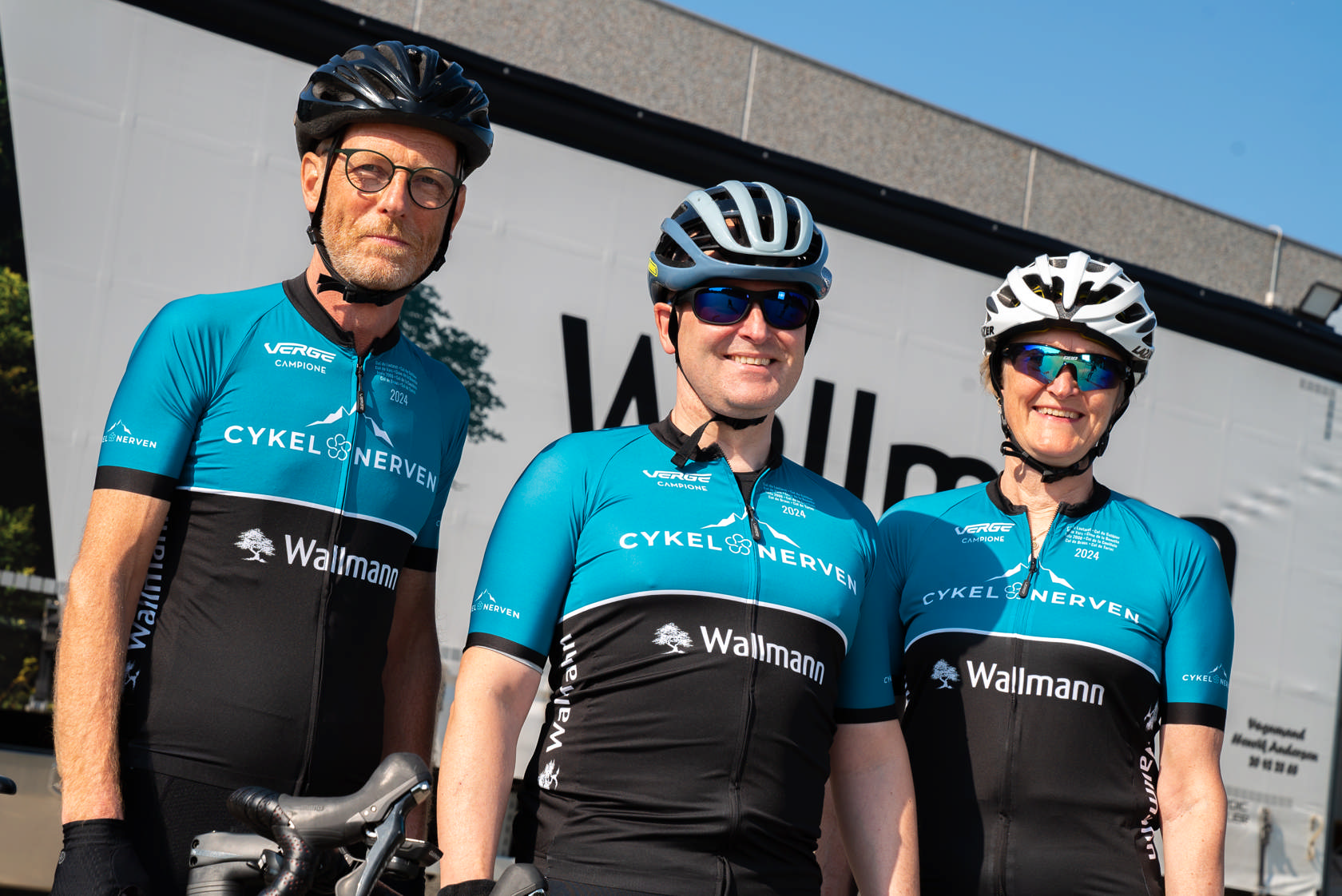 3 personer i cykeltøj